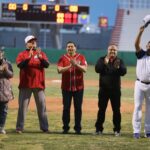 Lanza Alcalde primera bola en partido de Indios  vs Charros